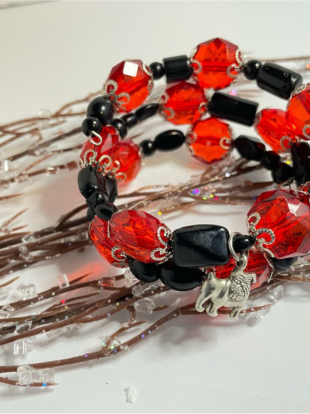 Red and Black Plastic Beaded Bracelet with Georgia Bulldog Charm Memory-wire